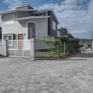  Casa de Férias Casa Nova Confortável E Aconchegante